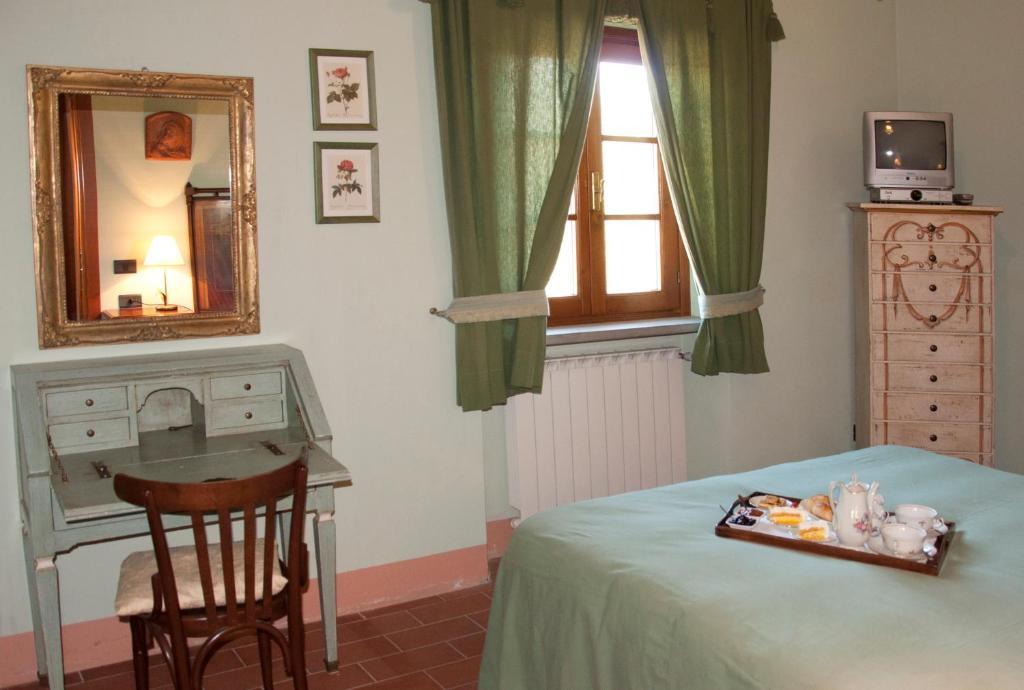 Agriturismo Fattoria Rozzalupi チェッレート・グイーディ 部屋 写真