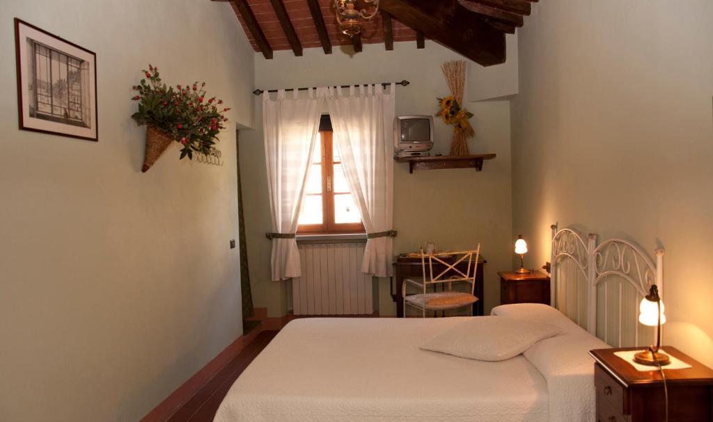 Agriturismo Fattoria Rozzalupi チェッレート・グイーディ 部屋 写真