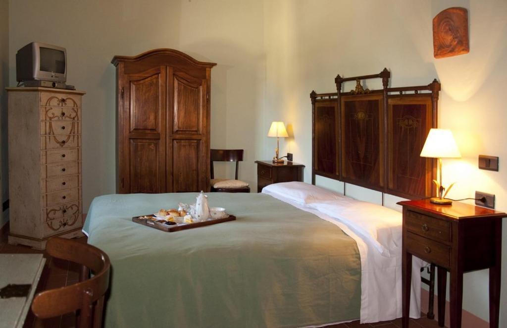 Agriturismo Fattoria Rozzalupi チェッレート・グイーディ 部屋 写真