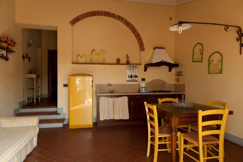 Agriturismo Fattoria Rozzalupi チェッレート・グイーディ 部屋 写真