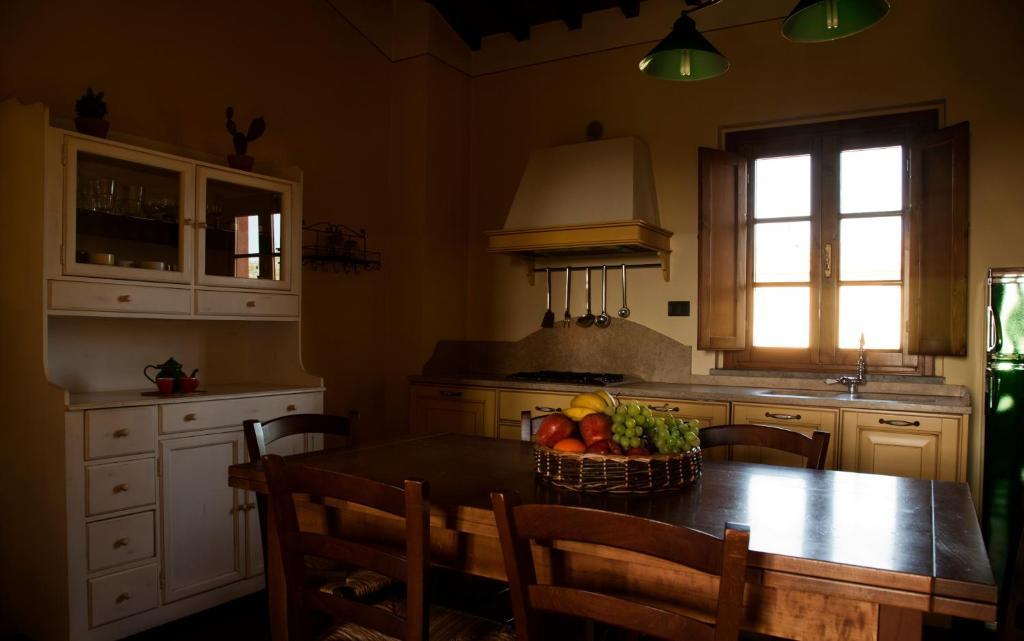 Agriturismo Fattoria Rozzalupi チェッレート・グイーディ 部屋 写真