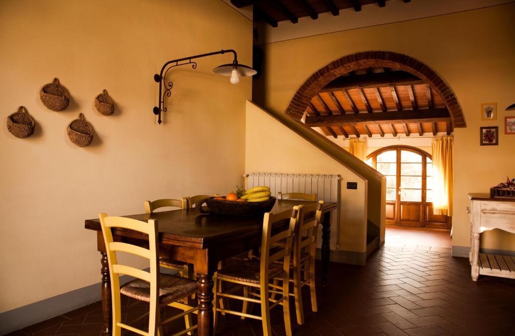 Agriturismo Fattoria Rozzalupi チェッレート・グイーディ 部屋 写真