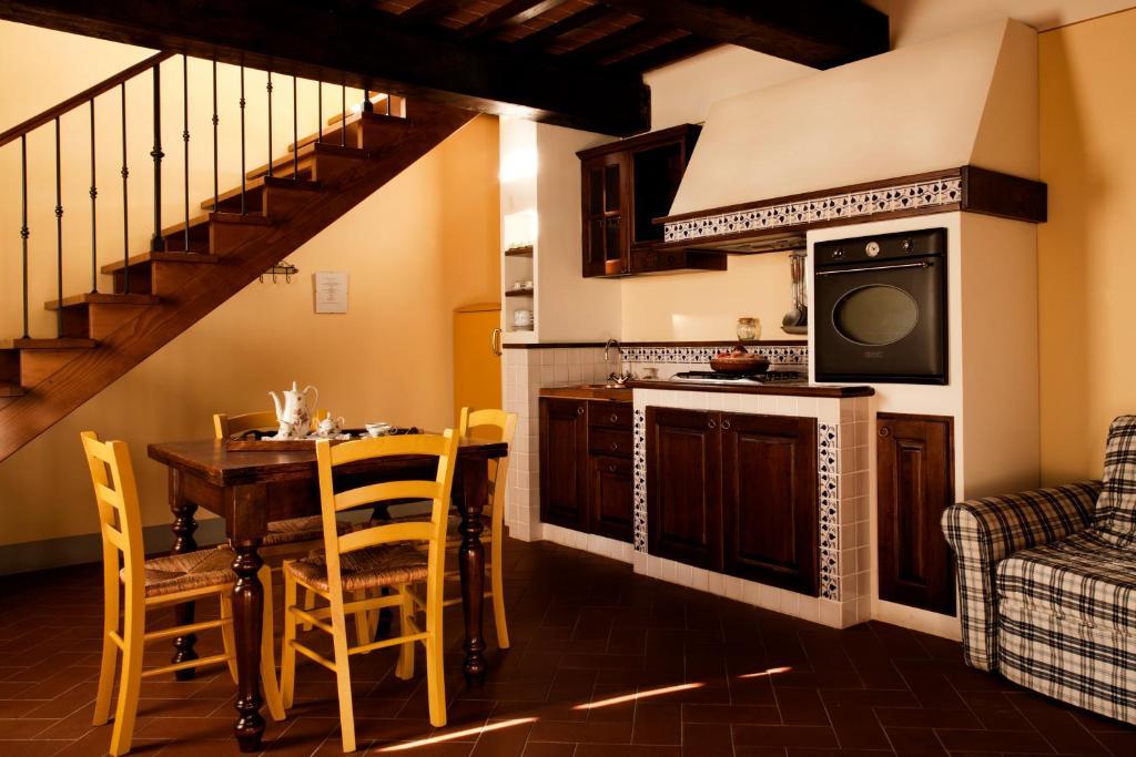 Agriturismo Fattoria Rozzalupi チェッレート・グイーディ 部屋 写真