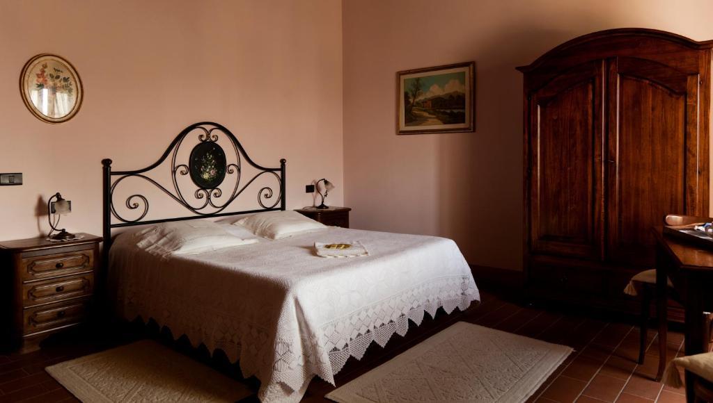Agriturismo Fattoria Rozzalupi チェッレート・グイーディ 部屋 写真