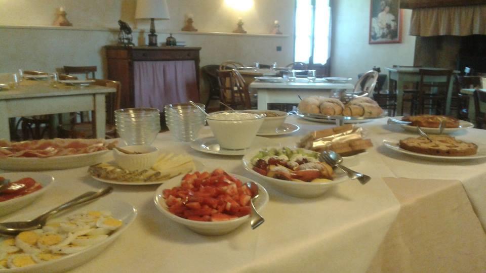 Agriturismo Fattoria Rozzalupi チェッレート・グイーディ エクステリア 写真
