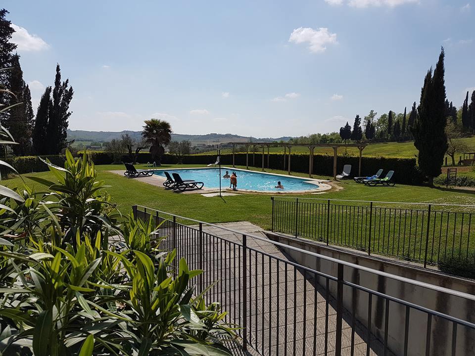 Agriturismo Fattoria Rozzalupi チェッレート・グイーディ エクステリア 写真